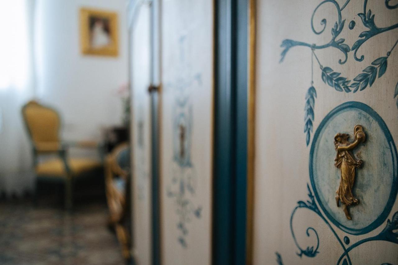 Domus Socolatae Residenza D'Epoca Charming B&B - Adults Only Фоллоника Экстерьер фото