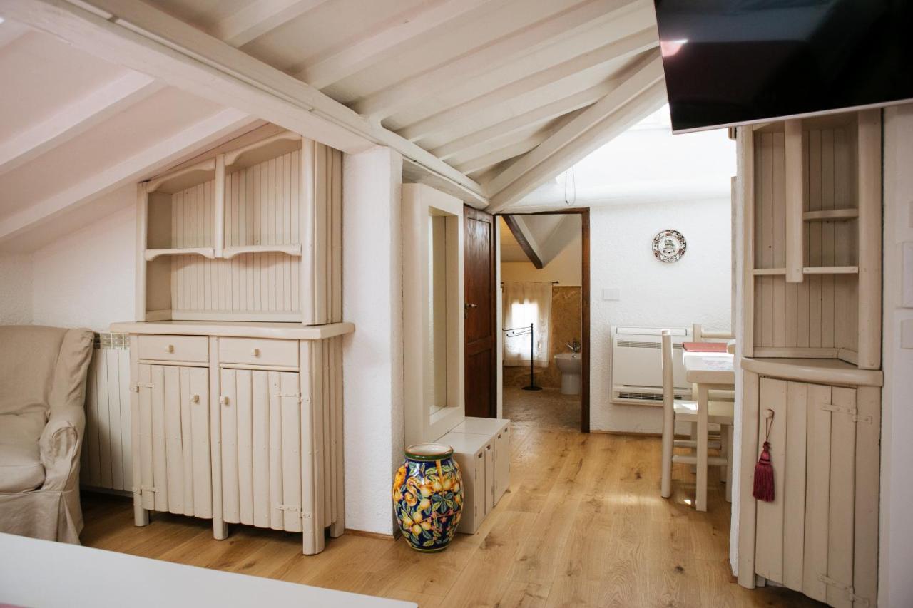 Domus Socolatae Residenza D'Epoca Charming B&B - Adults Only Фоллоника Экстерьер фото